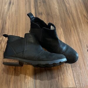 Sorel Black Emelie Boots with Elastic Side Panels
